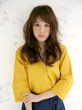 デザイン詳細 クシュっと柔らか質感のロング 山崎 愛実 Charly Brown